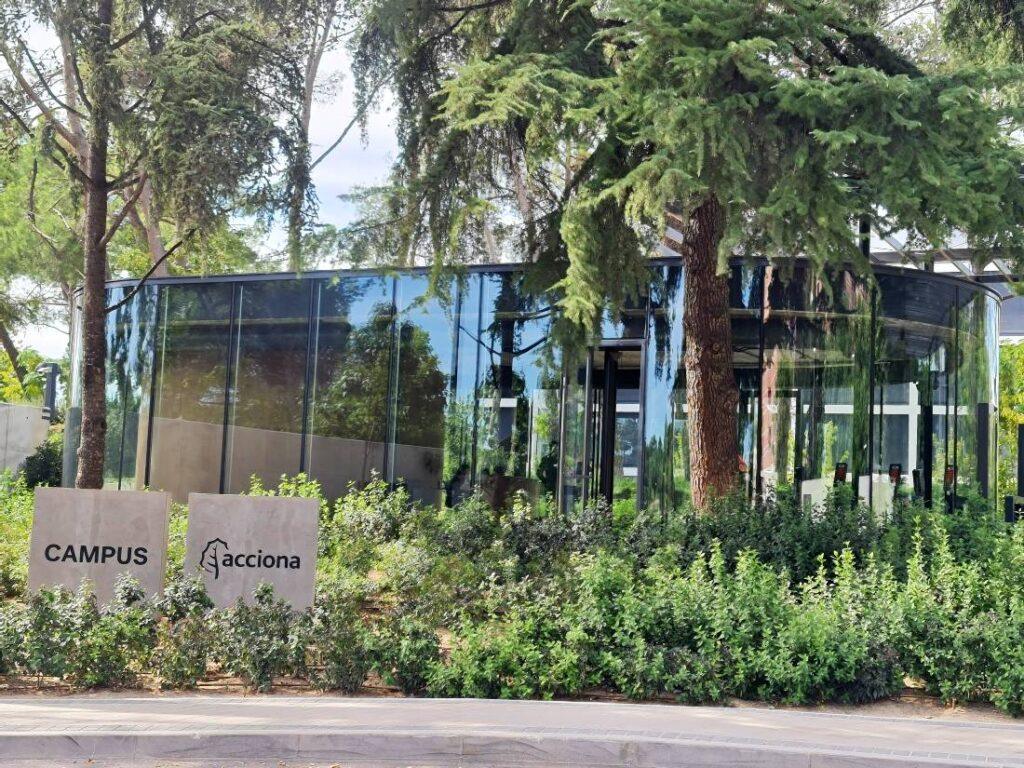 Acciona, con el apoyo de Vertiv, modernizó su centro de datos y redujo hasta un 70 % el consumo energético en refrigeración.